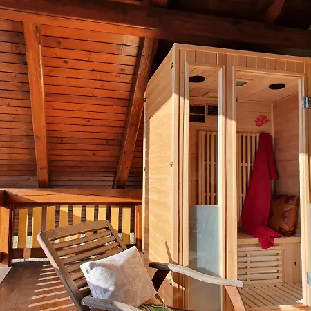 펜션 Mirt With Hottub & Sauna Blanca
