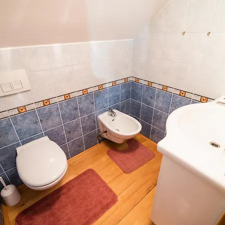 Vakantiehuis Mirt With Hottub & Sauna