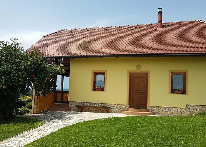 Σπίτι διακοπών Mirt With Hottub & Sauna